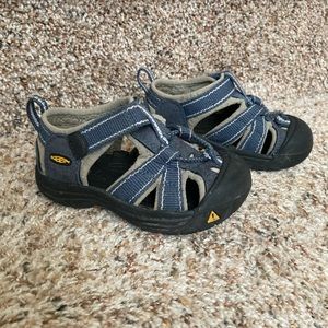 EUC toddler 6 Keen sandals